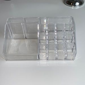 Makeup organizer